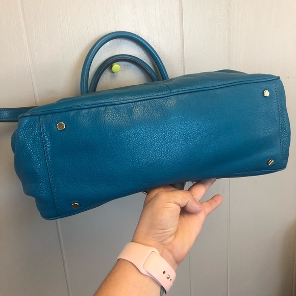 💙Amanda Hobo Double ZIP Tote NWT💙 - Picture 4 of 8